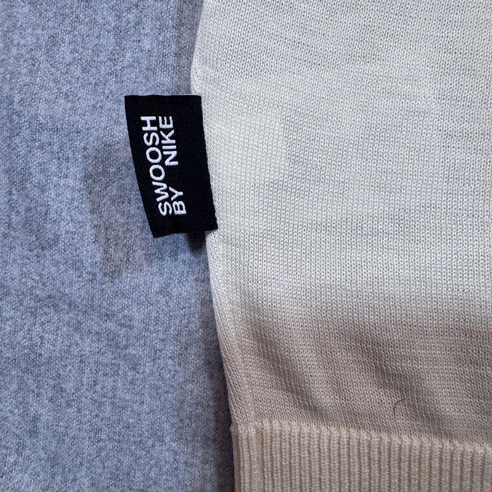 Nike Sweater Vest Mens Medium Cream Black‎ Swoosh SPTCAS FD2873-113 New Tag